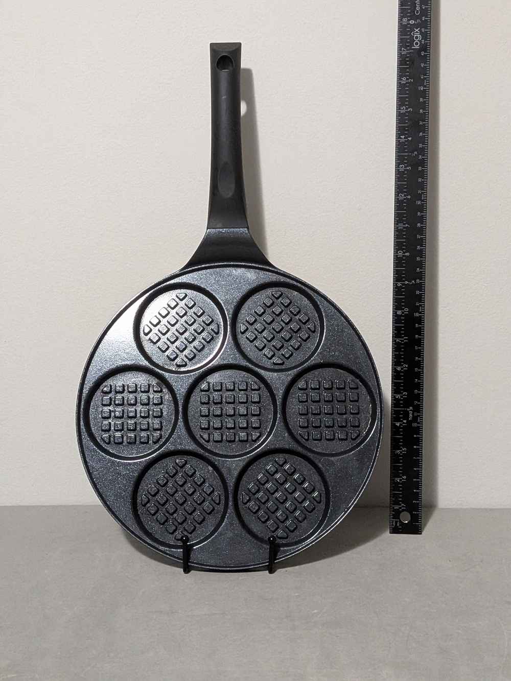 Crofton Nonstick Griddle Waffle Print Mini Pancake Pan 10 1/2 in EUC